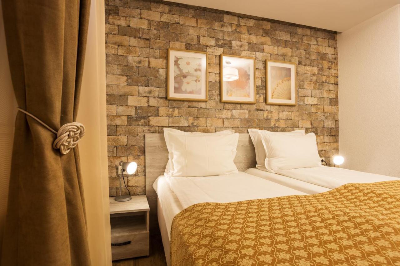 Sofia Place Hotel By Hmg Ngoại thất bức ảnh