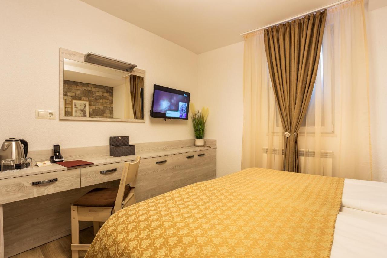 Sofia Place Hotel By Hmg Ngoại thất bức ảnh