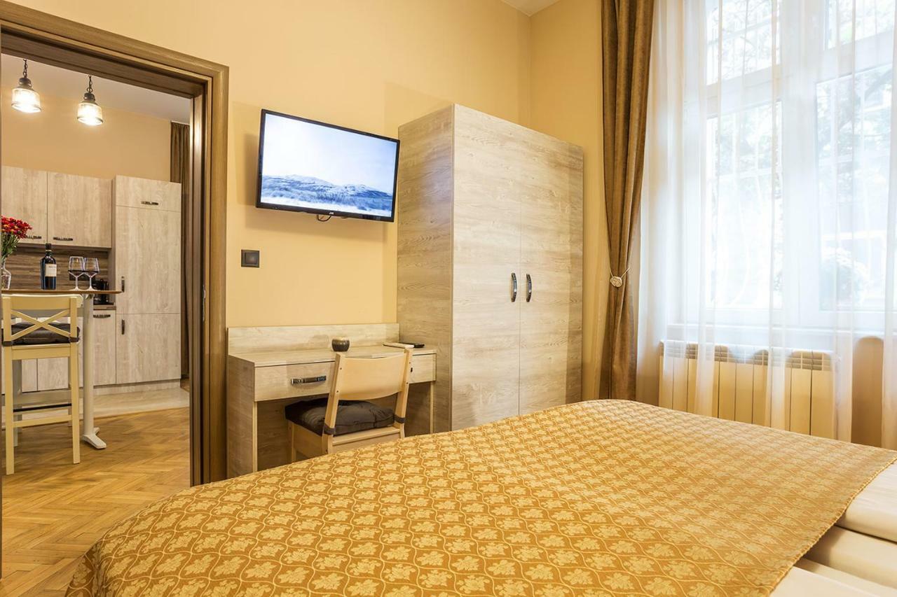 Sofia Place Hotel By Hmg Ngoại thất bức ảnh