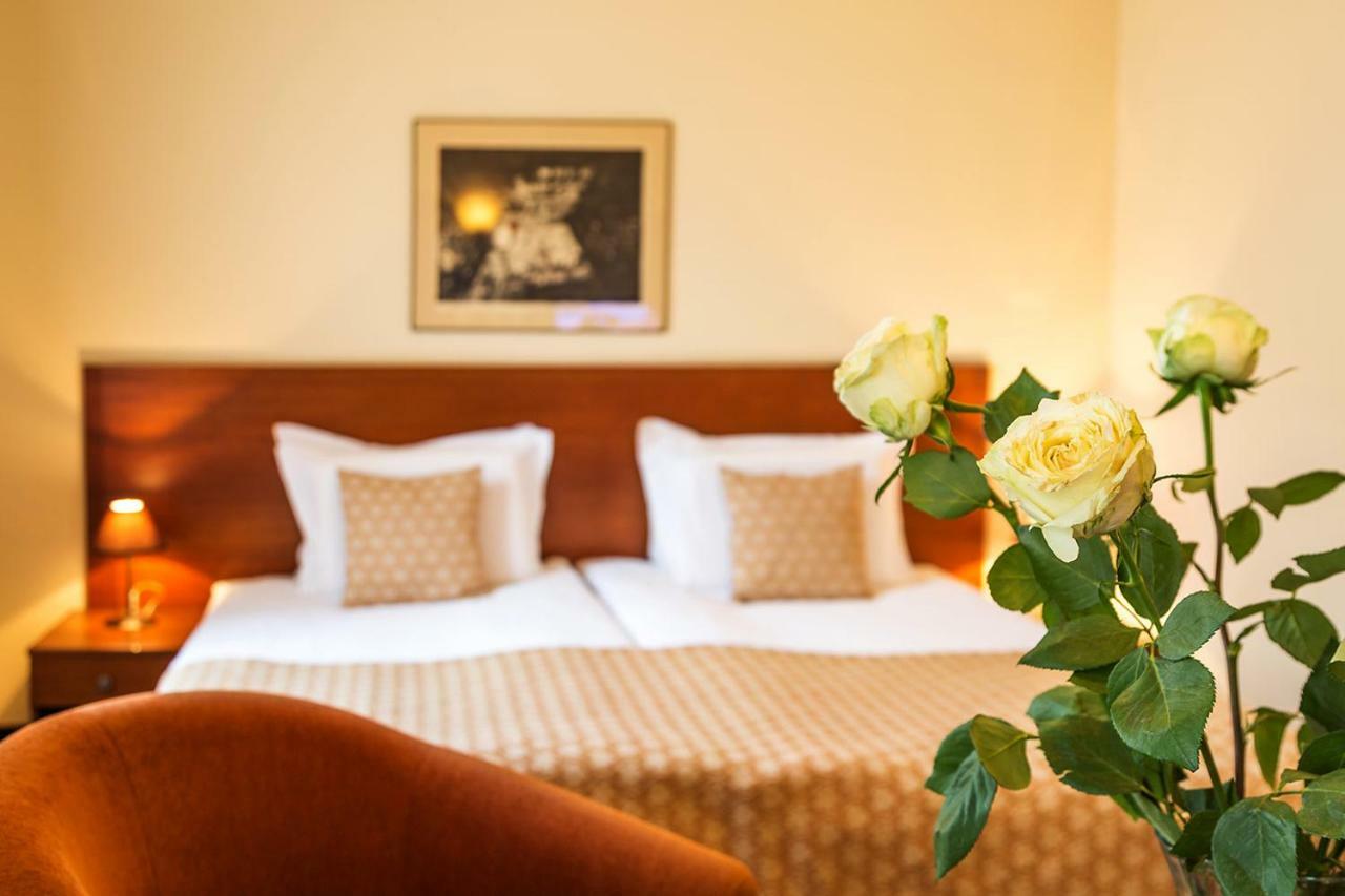 Sofia Place Hotel By Hmg Ngoại thất bức ảnh