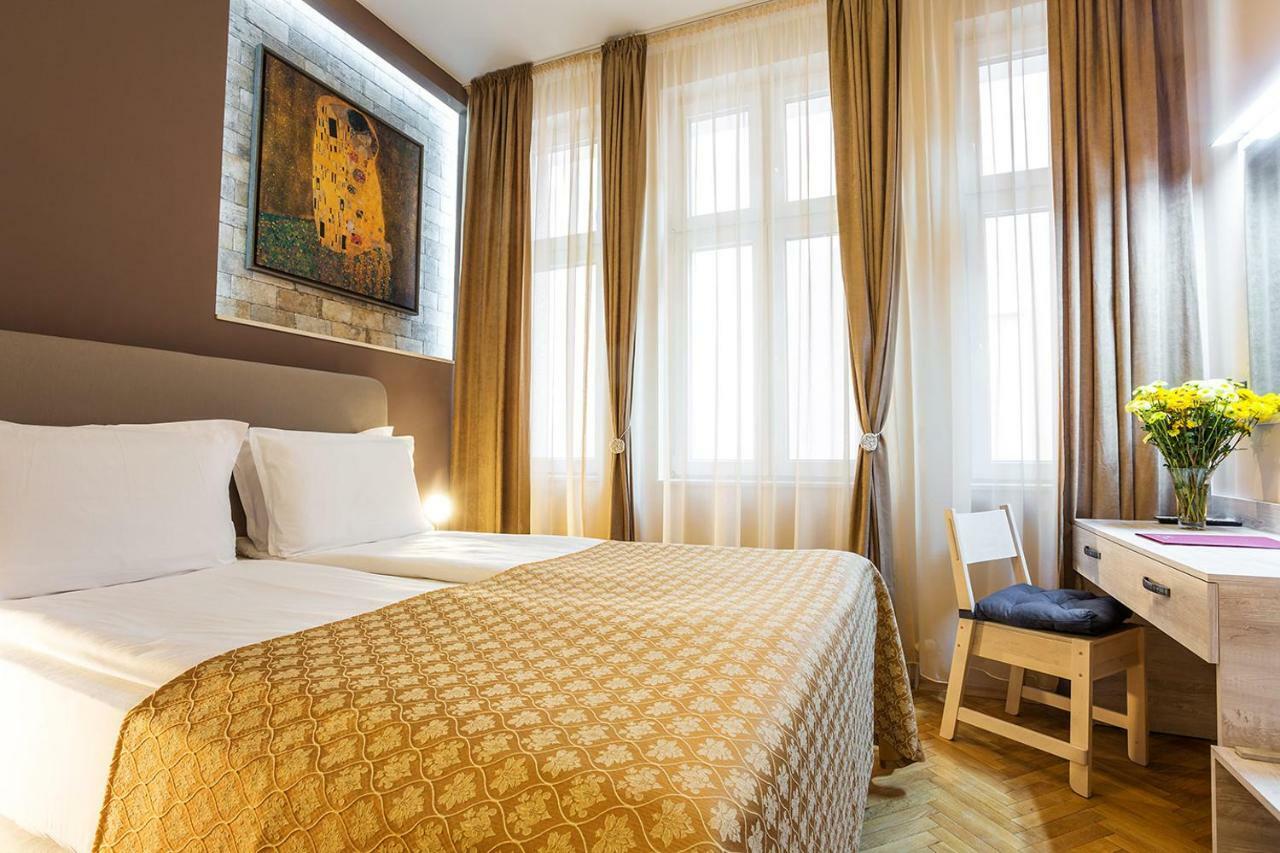 Sofia Place Hotel By Hmg Ngoại thất bức ảnh