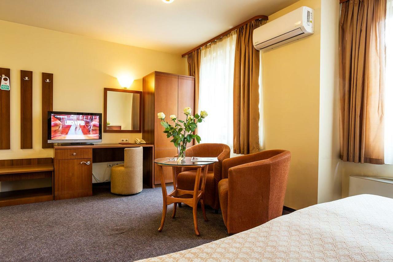 Sofia Place Hotel By Hmg Ngoại thất bức ảnh