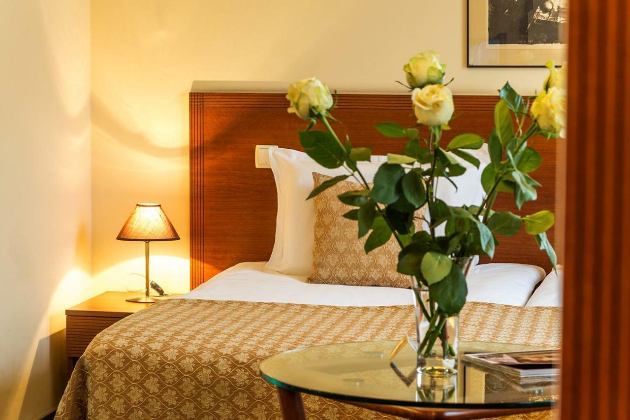 Sofia Place Hotel By Hmg Ngoại thất bức ảnh
