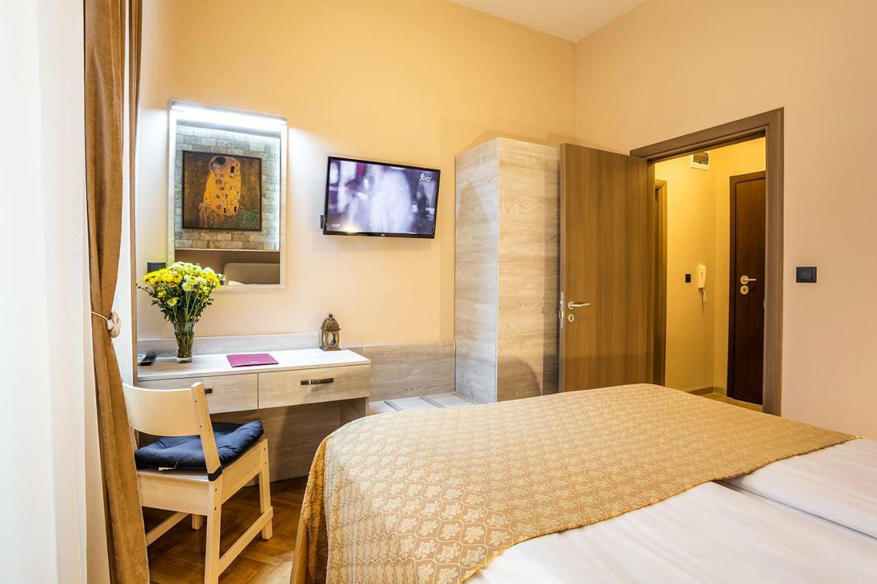 Sofia Place Hotel By Hmg Ngoại thất bức ảnh