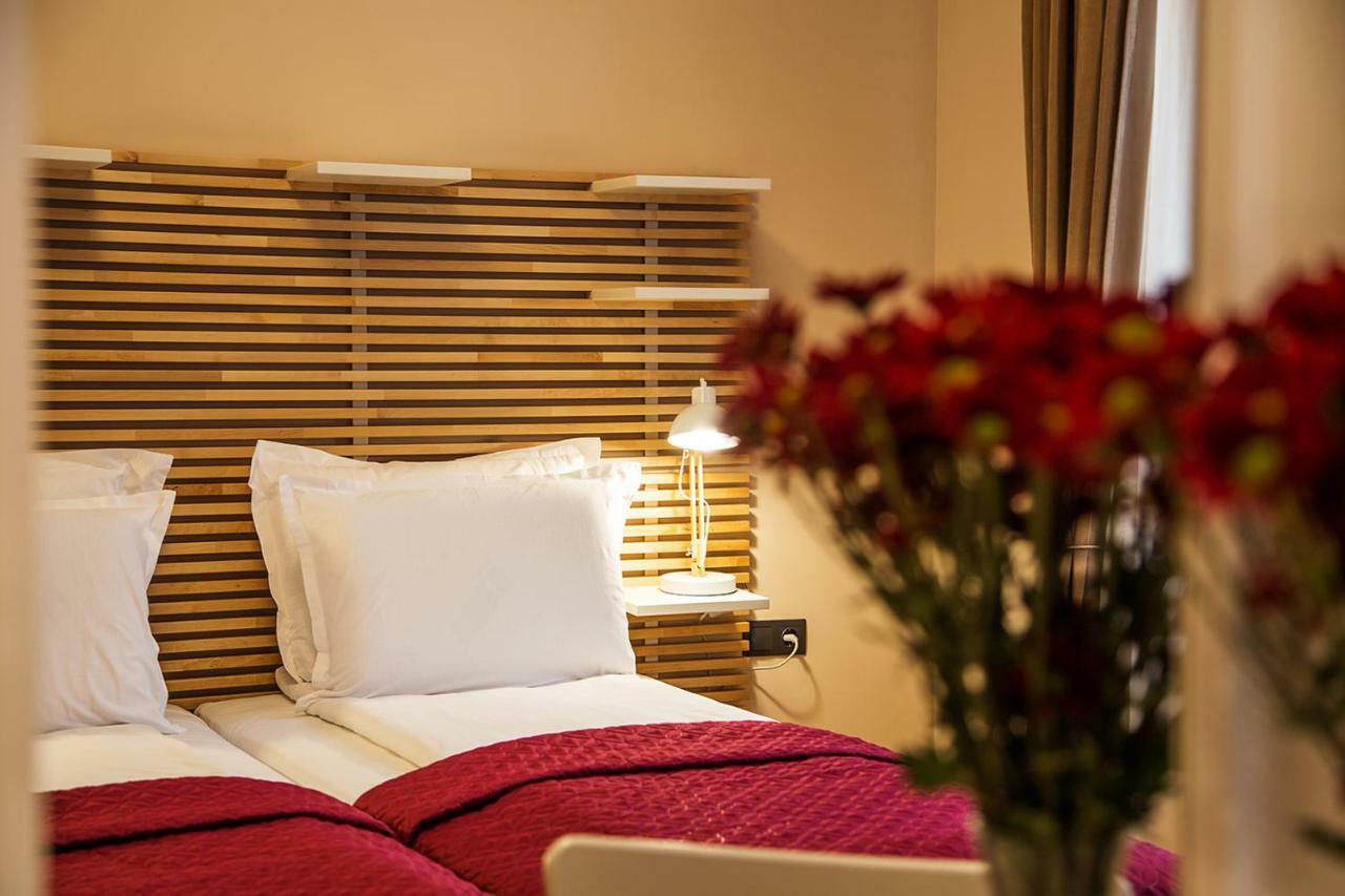 Sofia Place Hotel By Hmg Ngoại thất bức ảnh